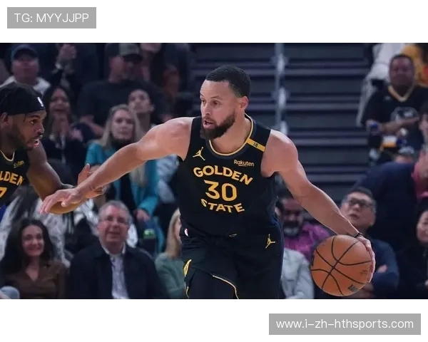 勇士外线三分雨淹没对手，库里领衔全场，勇士队库里三分